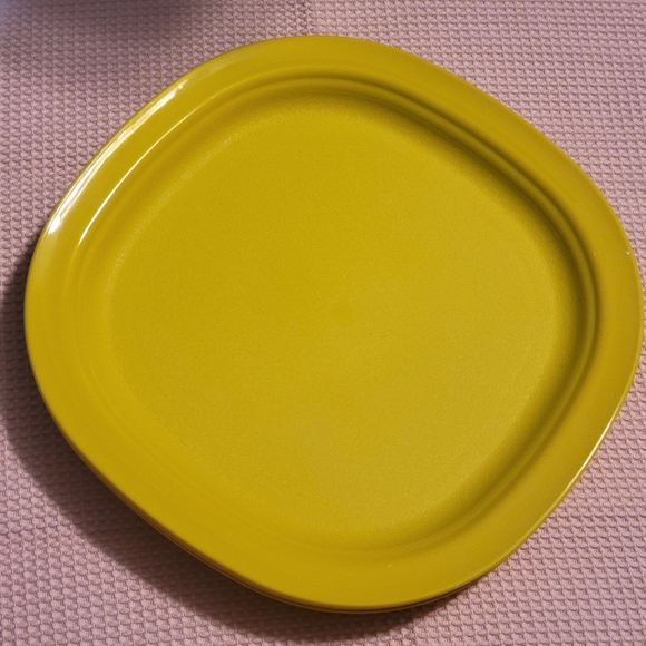 Tupperware Dining Tupperware Lemon Yellow Party Platesset Of Four